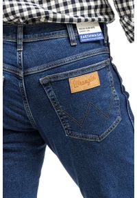 Wrangler - WRANGLER TEXAS SLIM MĘSKIE SPODNIE JEANSOWE CRAZY GAME W12SOAR26. Okazja: na spotkanie biznesowe. Styl: elegancki, biznesowy