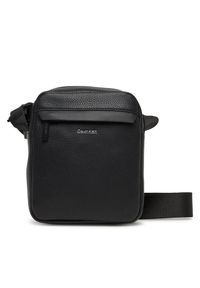 Saszetka Calvin Klein. Kolor: czarny
