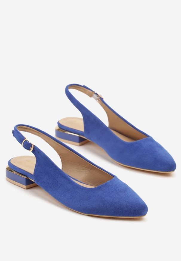 Born2be - Niebieskie Sandały Slingback Vices z Metaliczną Aplikacją przy Obcasie Ediriella. Okazja: na spotkanie biznesowe, na co dzień. Nosek buta: szpiczasty. Kolor: niebieski. Wzór: aplikacja. Sezon: lato, wiosna. Obcas: na obcasie. Styl: elegancki, biznesowy, casual. Wysokość obcasa: średni