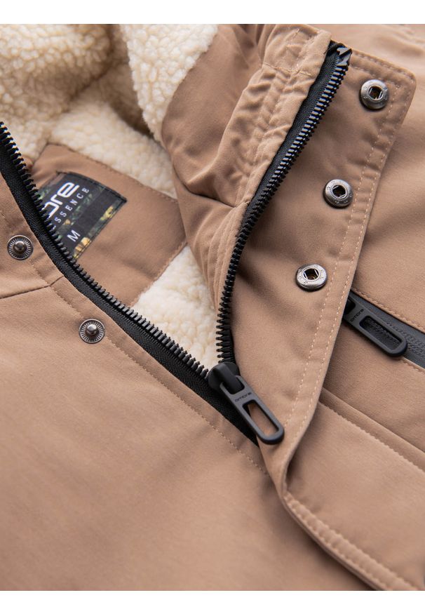 Ombre Clothing - Męska długa kurtka parka z kożuszkiem – beżowa V1 - Rozmiar: XL. Typ kołnierza: kaptur. Kolor: beżowy. Materiał: guma, wełna, poliester, materiał, syntetyk. Długość: długie. Wzór: aplikacja. Styl: klasyczny