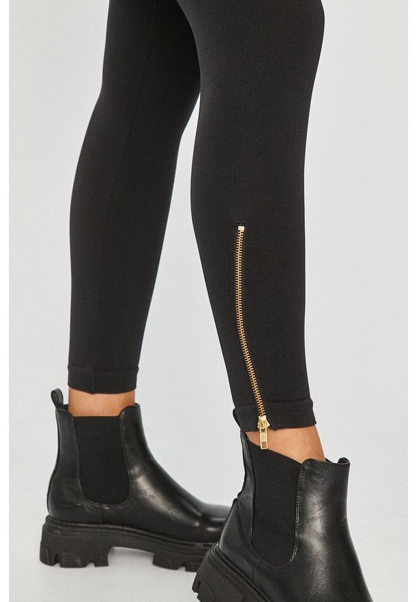 Spanx - Legginsy. Kolor: czarny. Materiał: dzianina, materiał