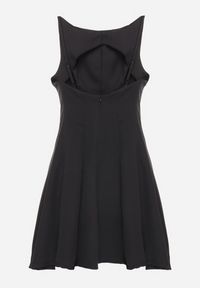 Born2be - Czarna Rozkloszowana Sukienka Ozdobiona Przeszyciami Kinetela. Okazja: na co dzień, na imprezę. Kolor: czarny. Materiał: skóra. Wzór: aplikacja. Styl: casual, elegancki #4