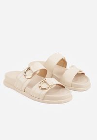 Born2be - Beżowe Klapki Ozdobione Dwoma Klamrami Sthosaildy. Okazja: na spacer. Kolor: beżowy. Materiał: satyna. Wzór: aplikacja. Sezon: lato. Styl: elegancki, boho #8