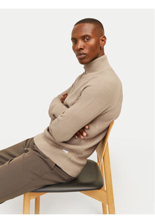 Jack & Jones - Jack&Jones Sweter Pannel 12258473 Beżowy Regular Fit. Kolor: beżowy. Materiał: bawełna, syntetyk