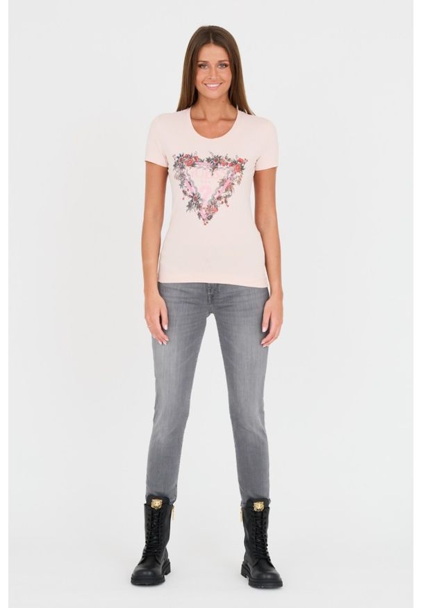 Guess - GUESS Różowy damski t-shirt bawełniany z logo, Rozmiar S. Kolor: różowy. Materiał: bawełna. Wzór: nadruk