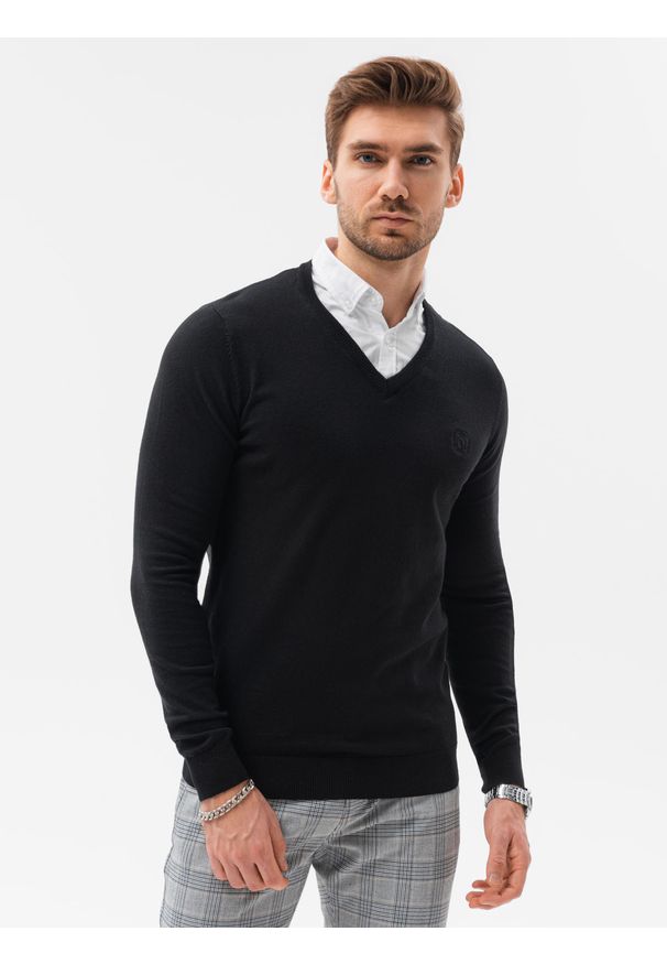 Czarny sweter Ombre Clothing klasyczny, z dekoltem w serek