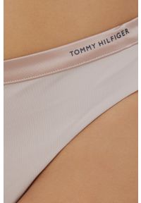 TOMMY HILFIGER - Tommy Hilfiger Stringi kolor beżowy. Kolor: beżowy. Materiał: materiał, włókno