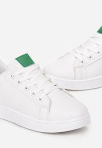 Born2be - Biało-Zielone Sneakersy z Małymi Wstawkami na Języku i Zapiętku Deneld. Kolor: biały #3