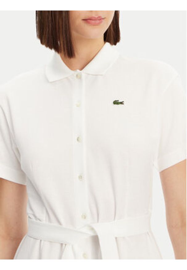 Lacoste Sukienka koszulowa EF9621 Biały Regular Fit. Kolor: biały. Materiał: bawełna. Typ sukienki: koszulowe