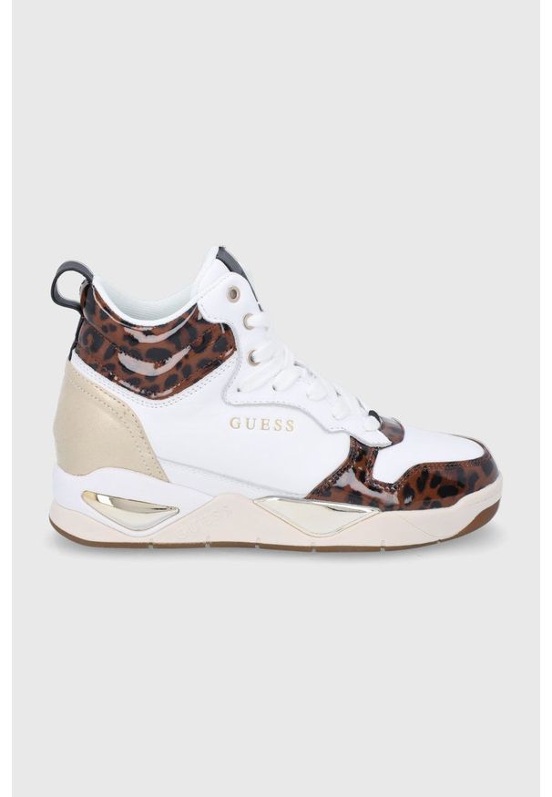 Guess Buty wysokie kolor biały na platformie. Nosek buta: okrągły. Zapięcie: sznurówki. Kolor: biały. Materiał: guma. Obcas: na platformie