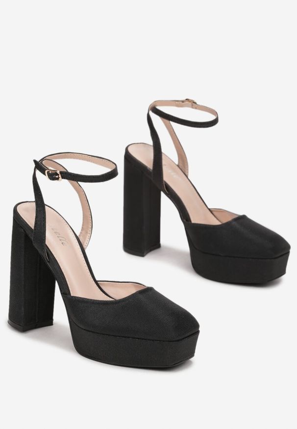 Renee - Czarne Brokatowe Sandały na Wysokim Słupku i Platformie Minale. Okazja: na imprezę. Zapięcie: pasek. Kolor: czarny. Szerokość cholewki: wąska. Wzór: aplikacja. Obcas: na platformie. Styl: elegancki