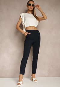 Renee - Granatowe Spodnie z Wiskozą High Waist z Ozdobnymi Guzikami Redillia. Okazja: na co dzień, na spotkanie biznesowe. Stan: podwyższony. Kolor: niebieski. Materiał: wiskoza. Styl: klasyczny, elegancki, biznesowy, casual