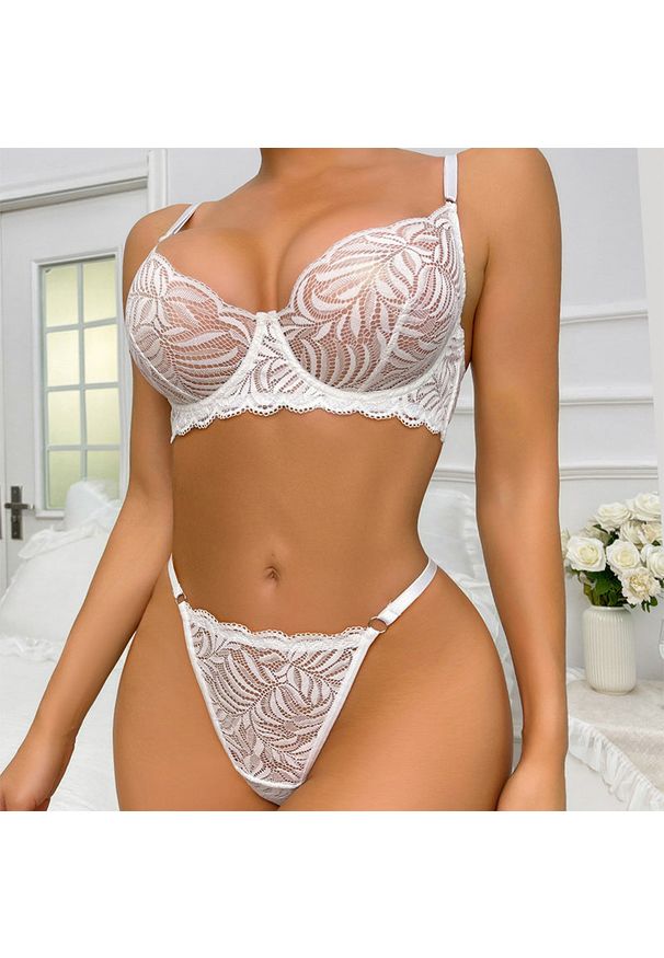 Intica - Komplet bielizny z haftem na romantyczne wieczory Jsandye. Kolor: biały. Materiał: materiał, tkanina. Wzór: haft