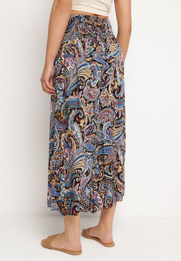 Born2be - Czarne Bawełniane Spodnie Kuloty z Wzorem Paisley Tarrisa. Okazja: na co dzień. Stan: podwyższony. Kolor: czarny. Materiał: bawełna. Wzór: paisley. Styl: boho, wakacyjny, casual, elegancki