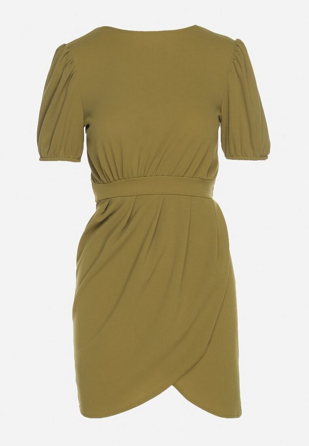 Born2be - Jasnozielona Dopasowana Sukienka Ozdobiona Marszczeniem Iffovia. Okazja: na imprezę. Kolor: zielony. Wzór: aplikacja. Styl: klasyczny, elegancki