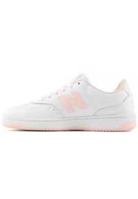 Buty New Balance BBW80WPK białe. Okazja: na co dzień. Kolor: biały. Materiał: guma, syntetyk, skóra, materiał. Szerokość cholewki: normalna. Sport: turystyka piesza, koszykówka