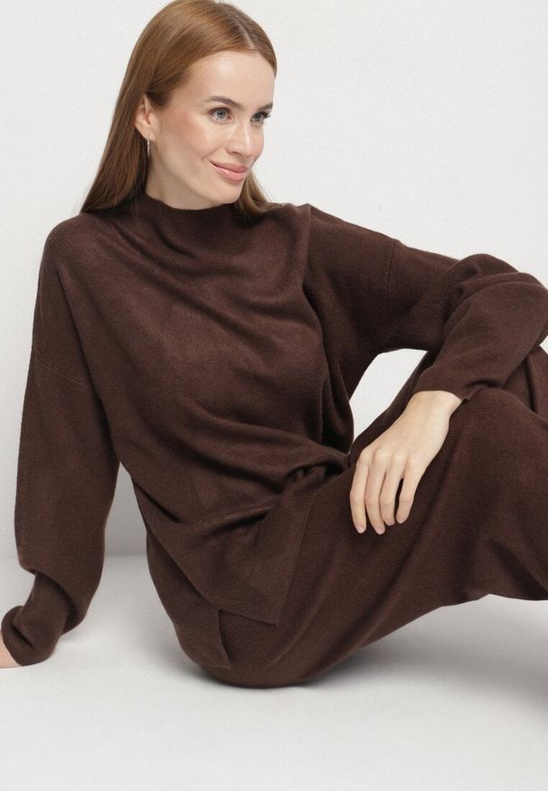 Born2be - Brązowy Dzianinowy Komplet z Wełną Spodnie i Sweter Tesira. Kolor: brązowy. Materiał: dzianina, wełna