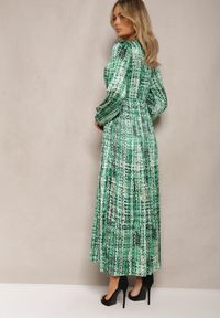 Renee - Zielona Plisowana Sukienka Maxi Ozdobiona Wzorem w Tweedowym Stylu Juvioa. Kolor: zielony. Materiał: tkanina. Wzór: aplikacja. Długość: maxi