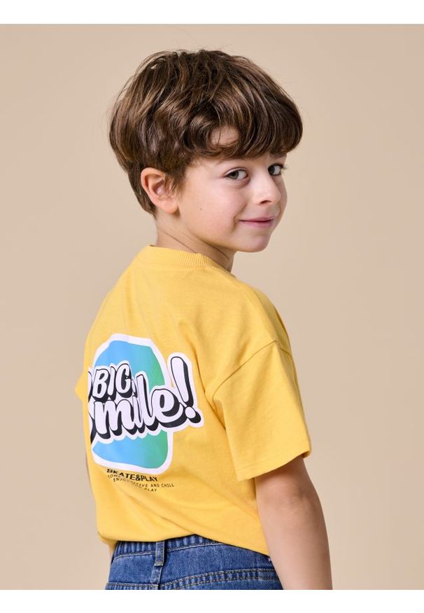 Sinsay - Koszulka z nadrukiem na plecach - żółty. Kolor: żółty. Wzór: nadruk