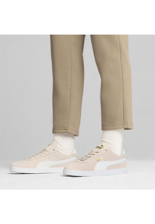 Puma - Sneakersy zamszowe unisex PUMA Club II PUMA Island Pink White Gold. Kolor: różowy, biały, wielokolorowy, żółty. Materiał: zamsz. Sport: turystyka piesza