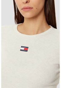 Tommy Jeans - TOMMY JEANS Beżowy damski longsleeve, Rozmiar S. Kolor: beżowy. Długość rękawa: długi rękaw #4