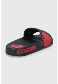 Love Moschino klapki damskie kolor czarny. Kolor: czarny. Materiał: materiał, guma