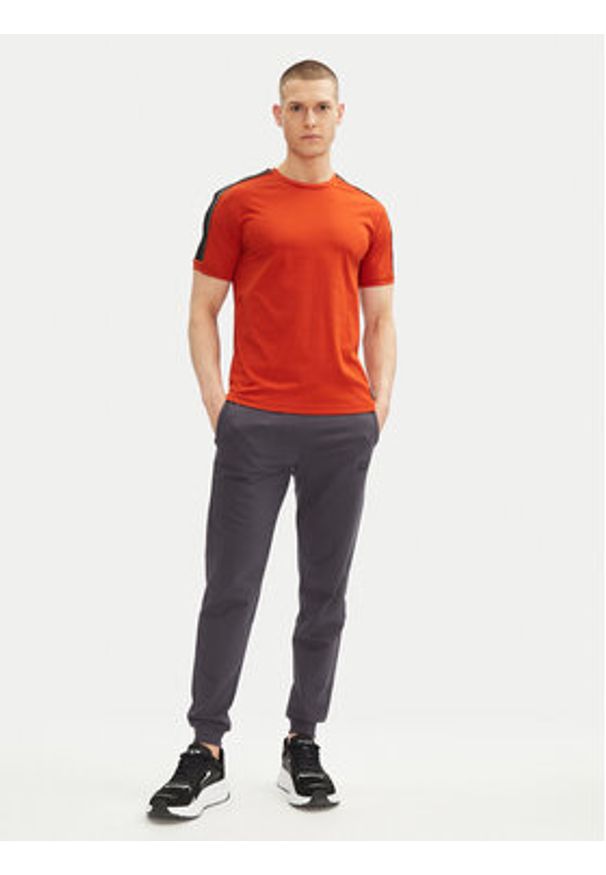 EA7 Emporio Armani T-Shirt 7M000138 AF10375 U3012 Pomarańczowy Regular Fit. Kolor: pomarańczowy. Materiał: bawełna