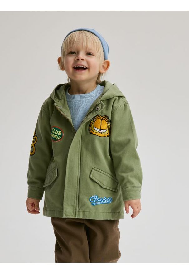 Reserved - Kurtka z kapturem Garfield - zielony. Kolor: zielony. Materiał: tkanina, bawełna, jeans