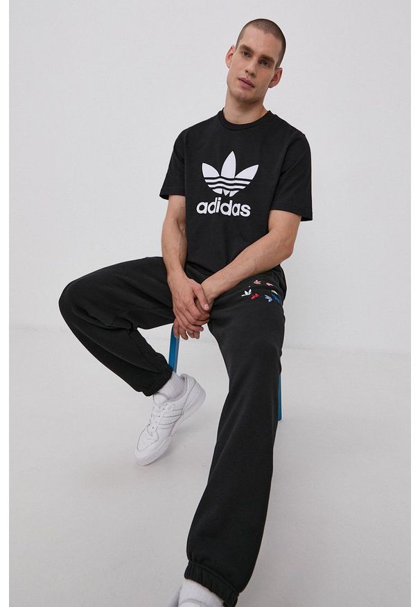 adidas Originals - T-shirt bawełniany. Kolor: czarny. Materiał: bawełna. Wzór: nadruk