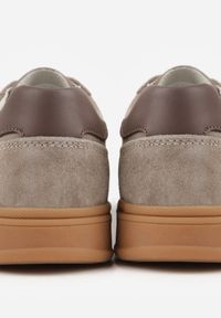 Born2be - Beżowe Skórzane Sneakersy i Ozdobnymi Paskami Zelisei. Okazja: na co dzień. Zapięcie: pasek. Kolor: beżowy. Materiał: skóra #2