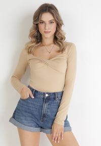 Born2be - Beżowa Bluzka Naesochis. Kolor: beżowy. Materiał: dzianina, wiskoza, skóra. Długość: długie. Wzór: jednolity #3