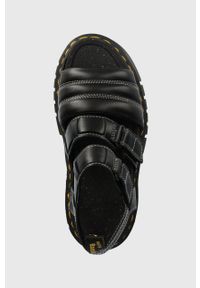 Dr. Martens sandały skórzane Ricki 3-Strap damskie kolor czarny na platformie DM27763001. Zapięcie: rzepy. Kolor: czarny. Materiał: skóra. Wzór: gładki. Obcas: na platformie #2