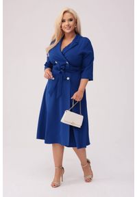 Moda Size Plus Iwanek - Elegancka szafirowa żakietowa sukienka Marietta XXL OVERSIZE WIOSNA. Okazja: na spotkanie biznesowe, na co dzień. Kolor: niebieski. Materiał: tkanina, elastan, poliester, materiał. Sezon: wiosna. Typ sukienki: oversize. Styl: elegancki