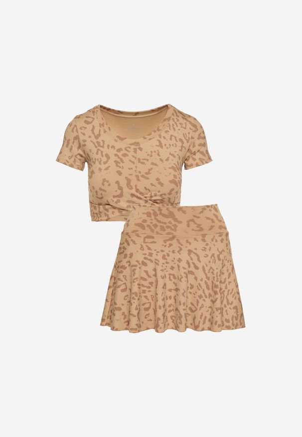 Renee - Brązowy Komplet Sportowy Spódnico-Spodenki Mini i Krótki T-shirt Tillifia. Kolor: brązowy