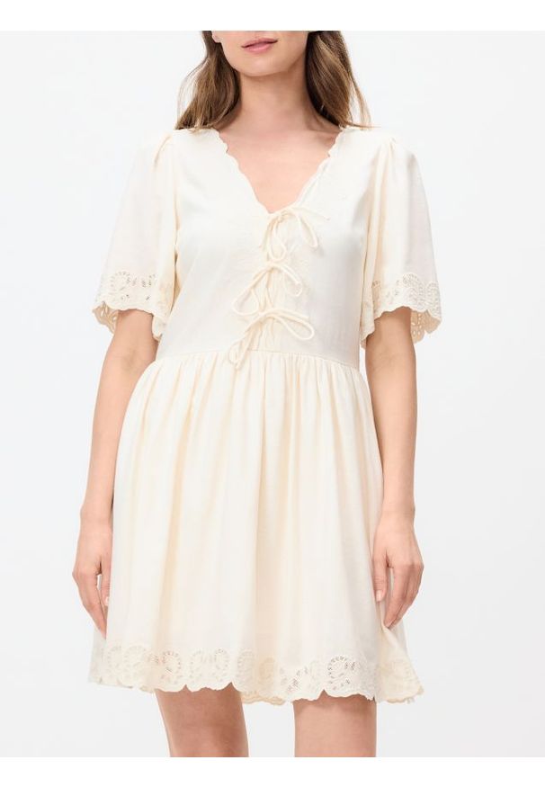 Reserved - Sukienka z dodatkiem lnu - kremowy. Kolor: kremowy. Materiał: len