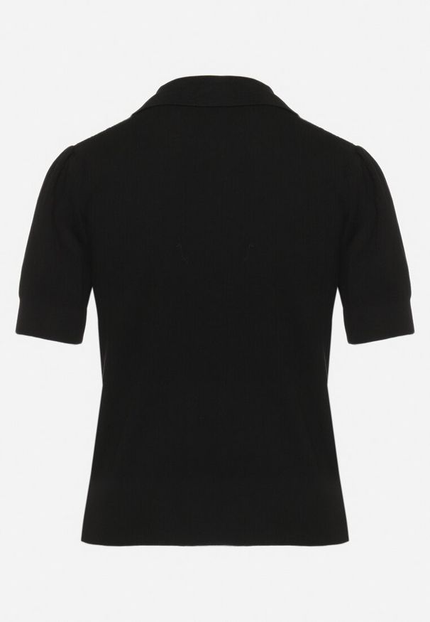 Born2be - Czarna Wiskozowa Bluzka Polo w Prążki z Guzikami Naszywką i Cyrkoniami Nattia. Typ kołnierza: polo. Kolor: czarny. Materiał: wiskoza. Wzór: aplikacja, prążki