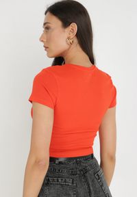 Born2be - Czerwony T-shirt Irousa. Kolor: czerwony. Materiał: materiał, bawełna. Długość rękawa: krótki rękaw. Długość: krótkie. Wzór: gładki