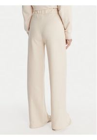 Guess Spodnie dresowe V6RB03 KD761 Kremowy Wide Leg. Kolor: kremowy. Materiał: bawełna #4