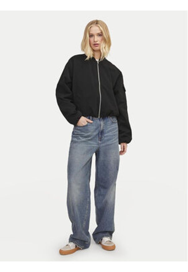 JJXX Kurtka bomber Leila 12253330 Czarny Regular Fit. Kolor: czarny. Materiał: syntetyk