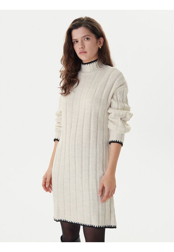 only - ONLY Sukienka dzianinowa Chick Stitch 15366020 Beżowy Loose Fit. Kolor: beżowy. Materiał: syntetyk