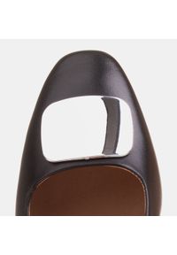 Marco Shoes Czółenka z metalicznym obcasem i płaską ozdobą chromowaną czarne. Kolor: czarny. Wzór: aplikacja. Obcas: na obcasie #4