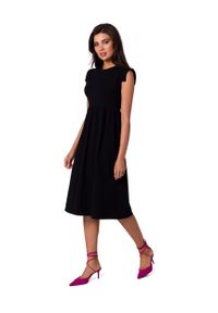 MOE - Lekko Rozkloszowana Sukienka z Podwyższoną Talią - Czarna. Kolor: czarny. Materiał: elastan, bawełna