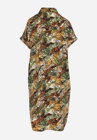 Born2be - Zielona Pudełkowa Sukienka z Wiskozy w Dekoltem w Serek Rinalissa. Okazja: na co dzień. Typ kołnierza: dekolt w serek. Kolor: zielony. Materiał: wiskoza. Długość rękawa: krótki rękaw. Styl: casual, elegancki, klasyczny #4