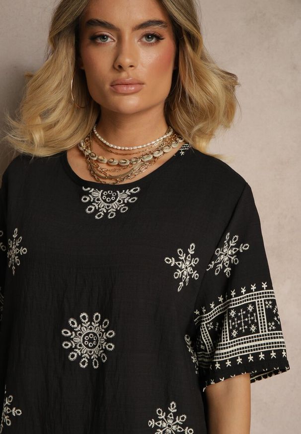 Renee - Czarny Komplet Boho z Wiskozy Szerokie Spodnie i T-shirt z Haftem Zeirae. Kolor: czarny. Materiał: wiskoza. Wzór: haft