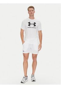Under Armour Szorty sportowe Vanish Woven 6in 1373718 Biały Regular Fit. Kolor: biały. Materiał: syntetyk