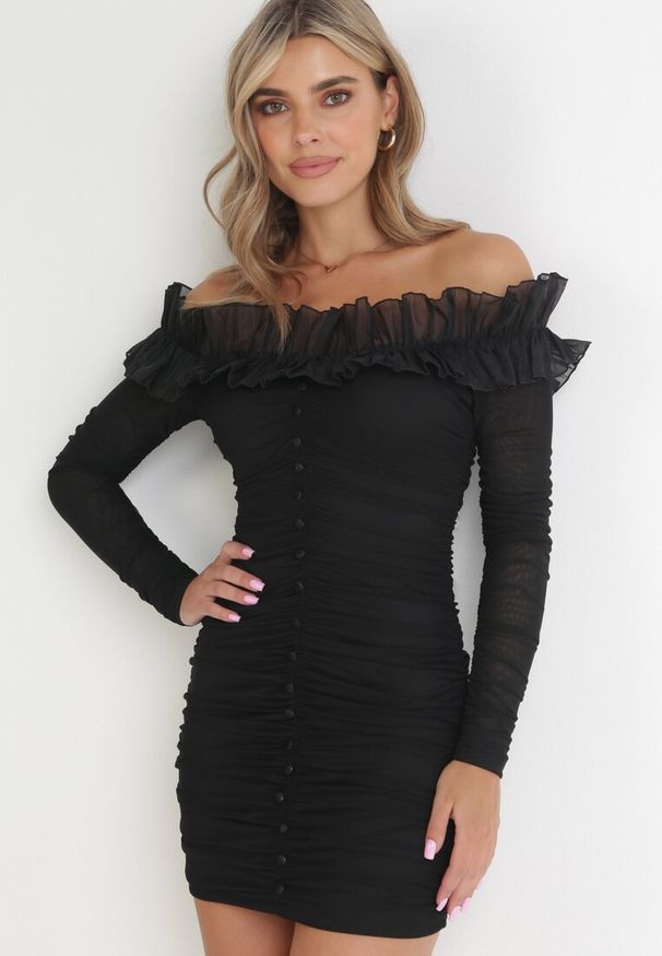 Born2be - Czarna Sukienka Mini z Marszczonej Tkaniny z Hiszpańskim Dekoltem Kaarlo. Kolor: czarny. Materiał: tkanina. Długość: mini