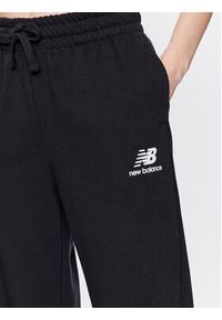 New Balance Spodnie dresowe WP31530 Czarny Relaxed Fit. Kolor: czarny. Materiał: syntetyk, dresówka, bawełna #4