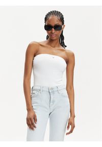 Tommy Jeans Top Essential DW0DW17989 Biały Slim Fit. Kolor: biały. Materiał: wiskoza