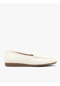Ryłko - Kremowe mokasyny ze skóry licowej. Nosek buta: okrągły. Zapięcie: bez zapięcia. Kolor: beżowy. Materiał: skóra. Sezon: wiosna, jesień. Styl: street, elegancki #1