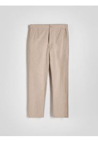 Reserved - Spodnie chino regular z dodatkiem lnu - beżowy. Kolor: beżowy. Materiał: len